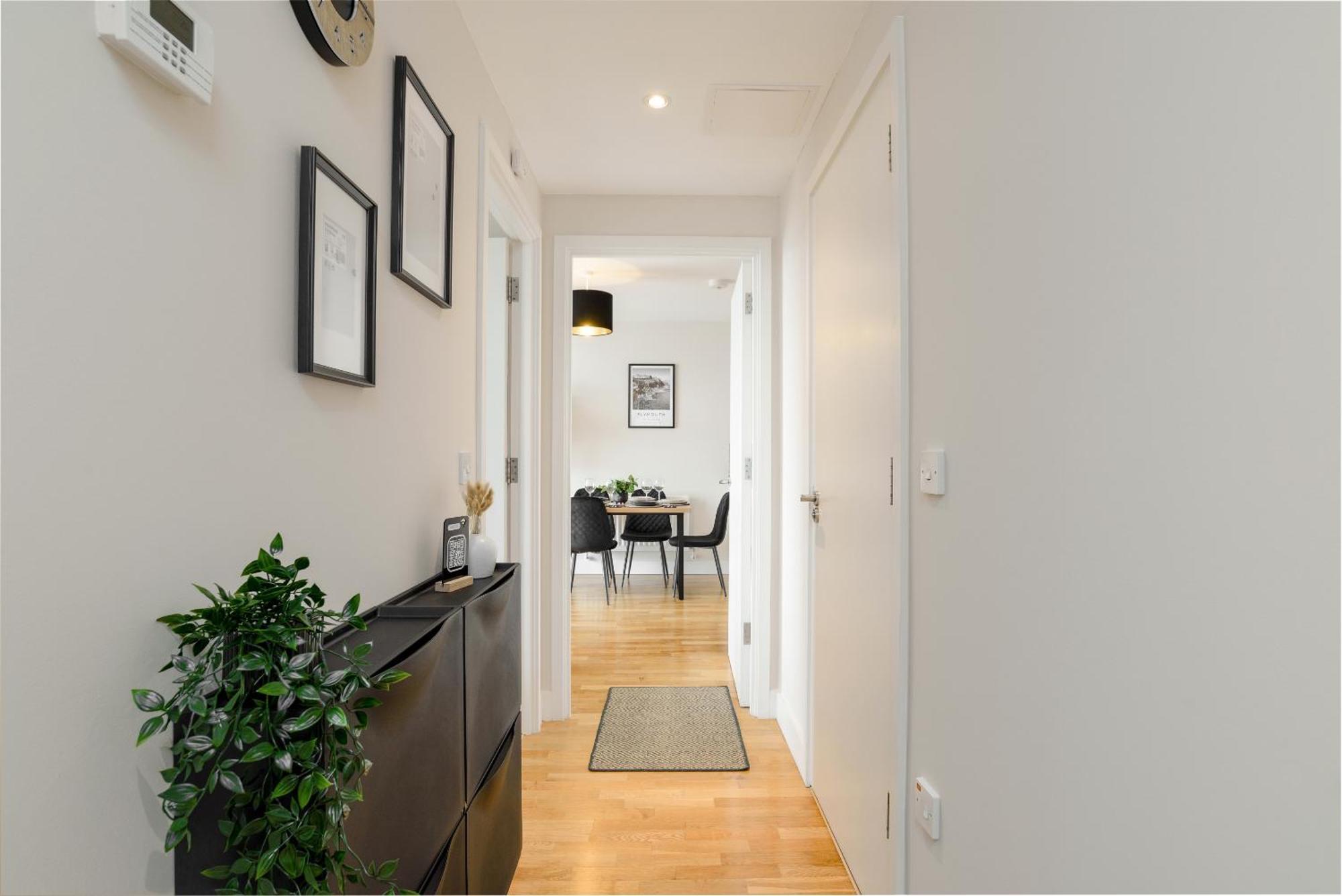 Premium Apartment - Allocated Parking - Great Location Плимът Екстериор снимка